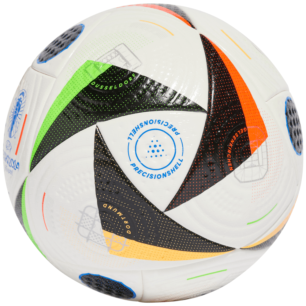 Adidas presenta 'Fussballliebe', el balón oficial para la Eurocopa