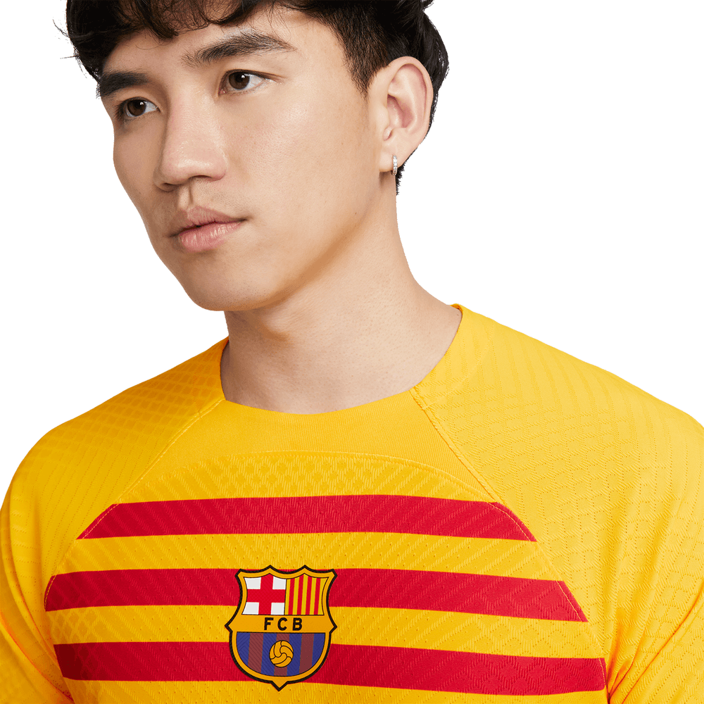 Nike Women's FC Barcelona '22 Away Replica Jersey, Medium, Yellow